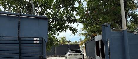 Fachada de la propiedad