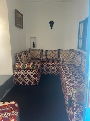Suíte luxo, vista para o jardim | Individualmente decorados, quartos à prova de som, Wi-Fi de cortesia