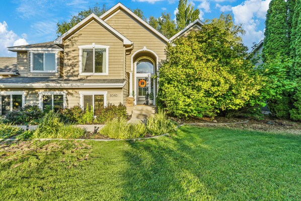 Exterior - Family-Friendly and Fenced Yard - Great for Pets! Speakeasy – 15 Min to Downtown (Spokane)