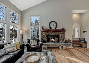 TV, fireplace, table football - Stunning Lake Harmony Townhouse w/ Winter Lake Views - Ski & Lake Adventures (Lake Harmony)
