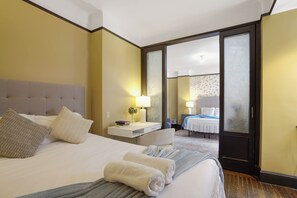 2 habitaciones, escritorio, tabla de planchar con plancha y wifi 