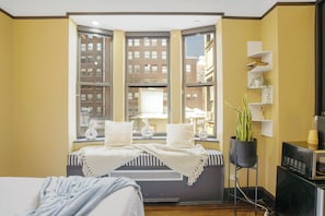2 chambres, fer et planche à repasser, Wi-Fi, draps fournis