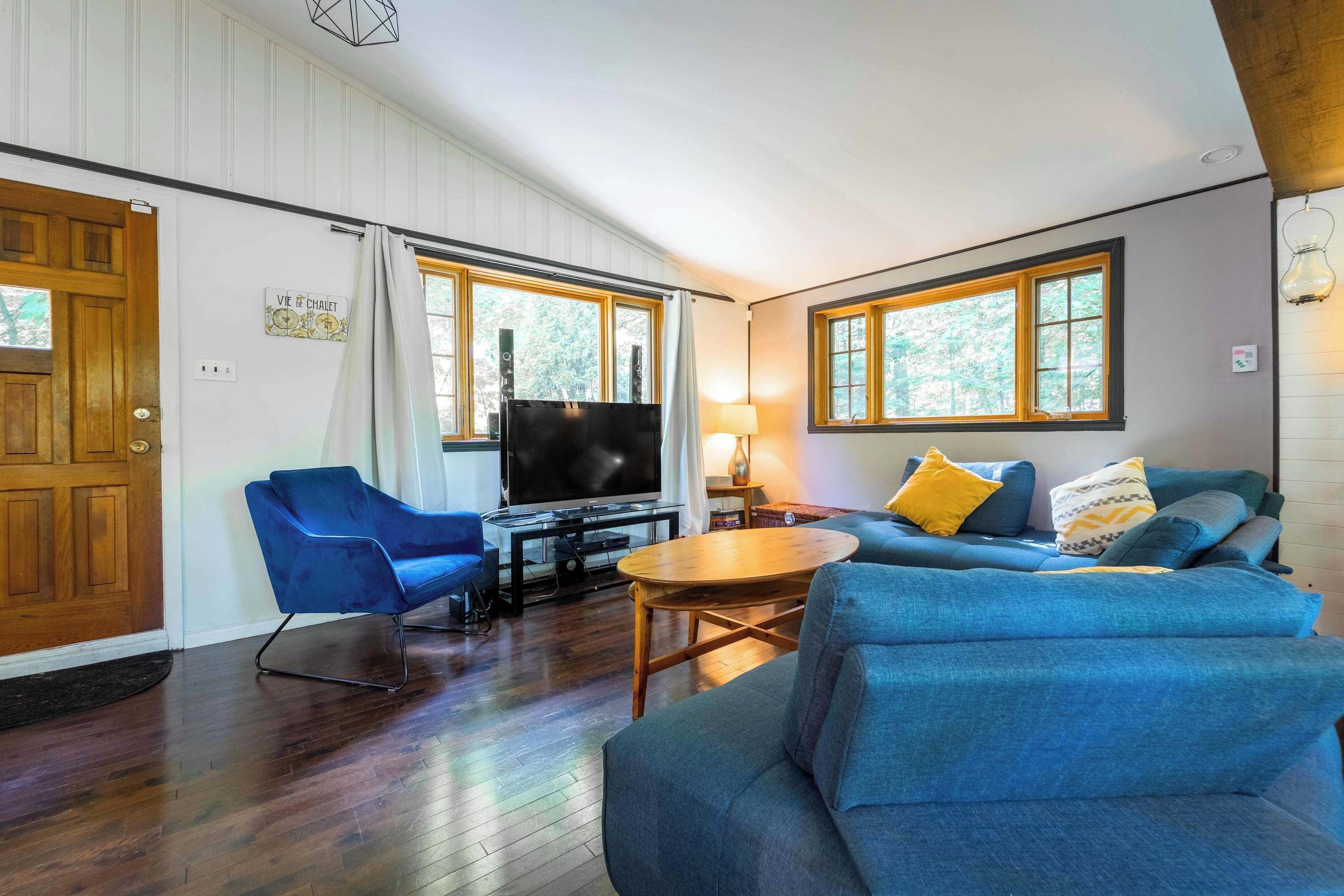 TV, fireplace, books, offices
