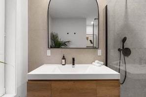 Shower, hair dryer, shampoo