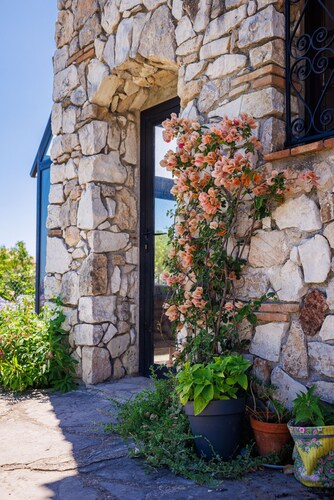 MAISON DES CANORGUES - Peaceful Haven in Tourrettes