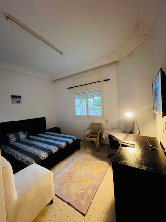 2 bedrooms. Quiet, spacious seaside studio