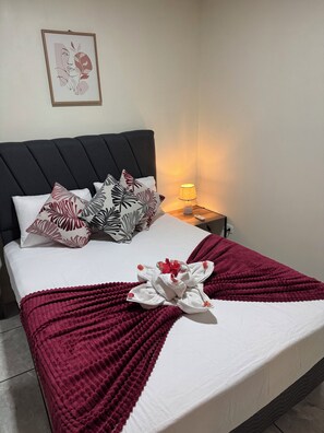 2 bedrooms, free WiFi, bed sheets - Modern House + Rustic Terrace in Fortuna (Provincia de Alajuela)