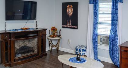 Charming 3-bedroom apartment with WiFi, AC in lovely Leominster