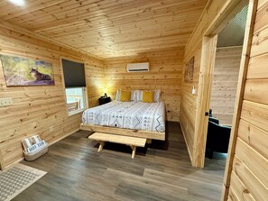 1 bedroom, WiFi, bed sheets - Coyote Den (Fort Payne)