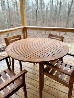 Outdoor dining - Coyote Den (Fort Payne)