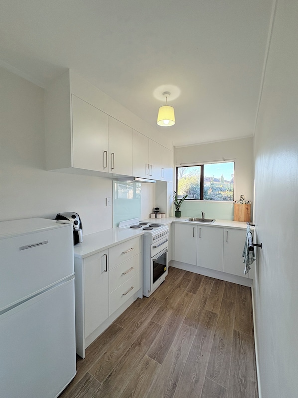 Mikroaaltouuni, uuni, liesi