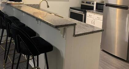 Cozy modern retreat 4-bedroom house in charming Killeen with WiFi, AC