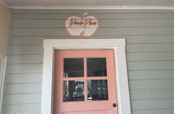 Exterior detail - Peach Place (McGill)