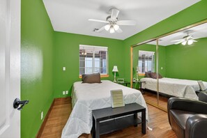 4 bedrooms, desk, iron/ironing board, travel cot