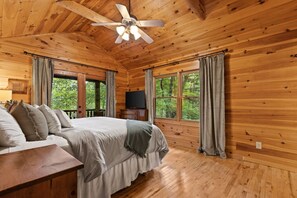 4 bedrooms, travel crib, free WiFi, bed sheets