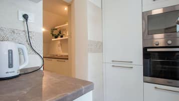 Fridge, microwave, oven, dishwasher
