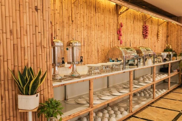 Free daily buffet breakfast - Flamant Boutique Hotel (Sa Pa)