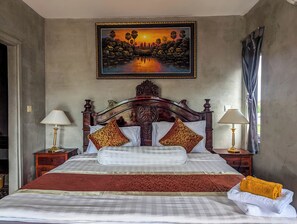 Deluxe Room, 1 King Bed, Balcony, City View | Desk, laptop workspace, free WiFi, bed sheets - Travellers Inn (Siem Reap)