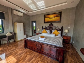 디럭스룸, 킹사이즈침대 1개, 발코니, 시내 전망 | 책상, 노트북 작업 공간, 무료 WiFi, 침대 시트