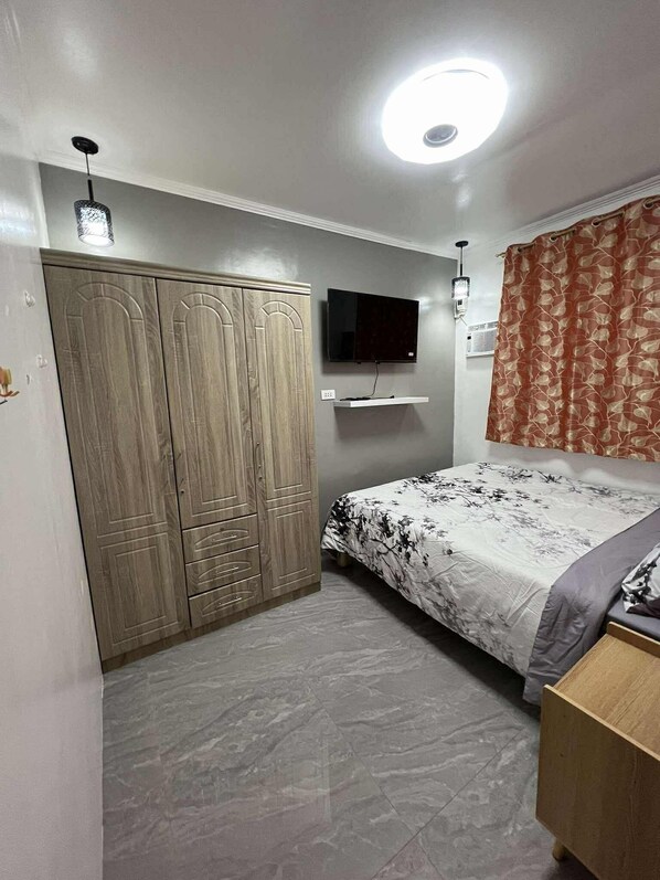 1 habitación, escritorio, wifi gratis y ropa de cama