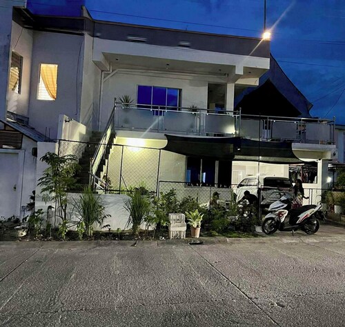 Charming Bed & Breakfast Room #3 with WiFi, Netflix and AC in Superb Compostela