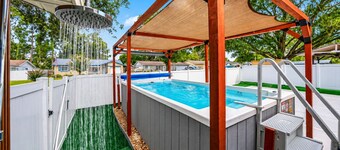 Pickleball Paradise | Private Heated Swim Spa | Court + Gym, Sleeps 10
