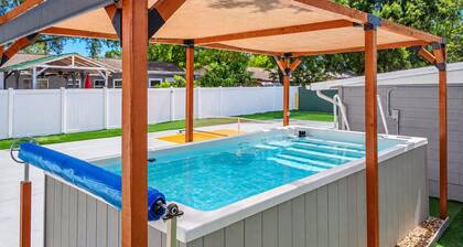Pickleball Paradise | Private Heated Swim Spa | Court + Gym, Sleeps 10