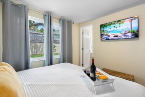 3 chambres, fer et planche à repasser, lit parapluie, Wi-Fi