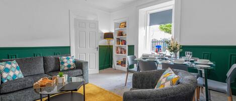 Una Smart TV, libros