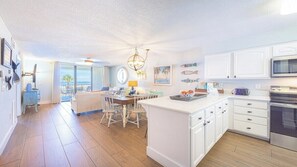 ثلاجة، ميكروويف، غسالة أطباق، محمصة خبز