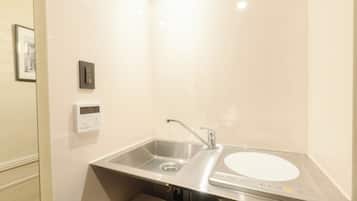 Premium Room, Non Smoking, River View | Private kitchen