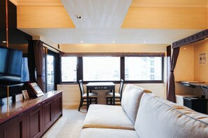 Standard Apartment, 1 Bedroom, Non Smoking | Living area