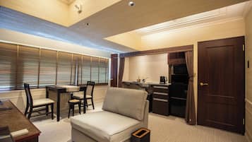 Standard Apartment, 1 Bedroom, Non Smoking | Iron/ironing board, free WiFi, bed sheets