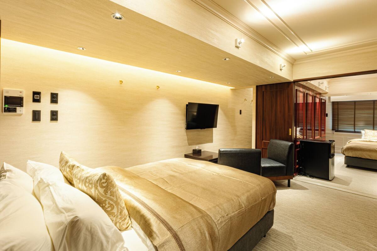 Standard Apartment, Multiple Beds, Non Smoking | Iron/ironing board, free WiFi
