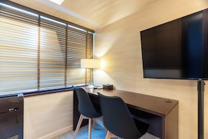 Habitació doble estàndard, 1 llit doble, no fumadors | Televisor