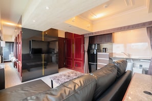 Standard Double Room, Non Smoking | Living area