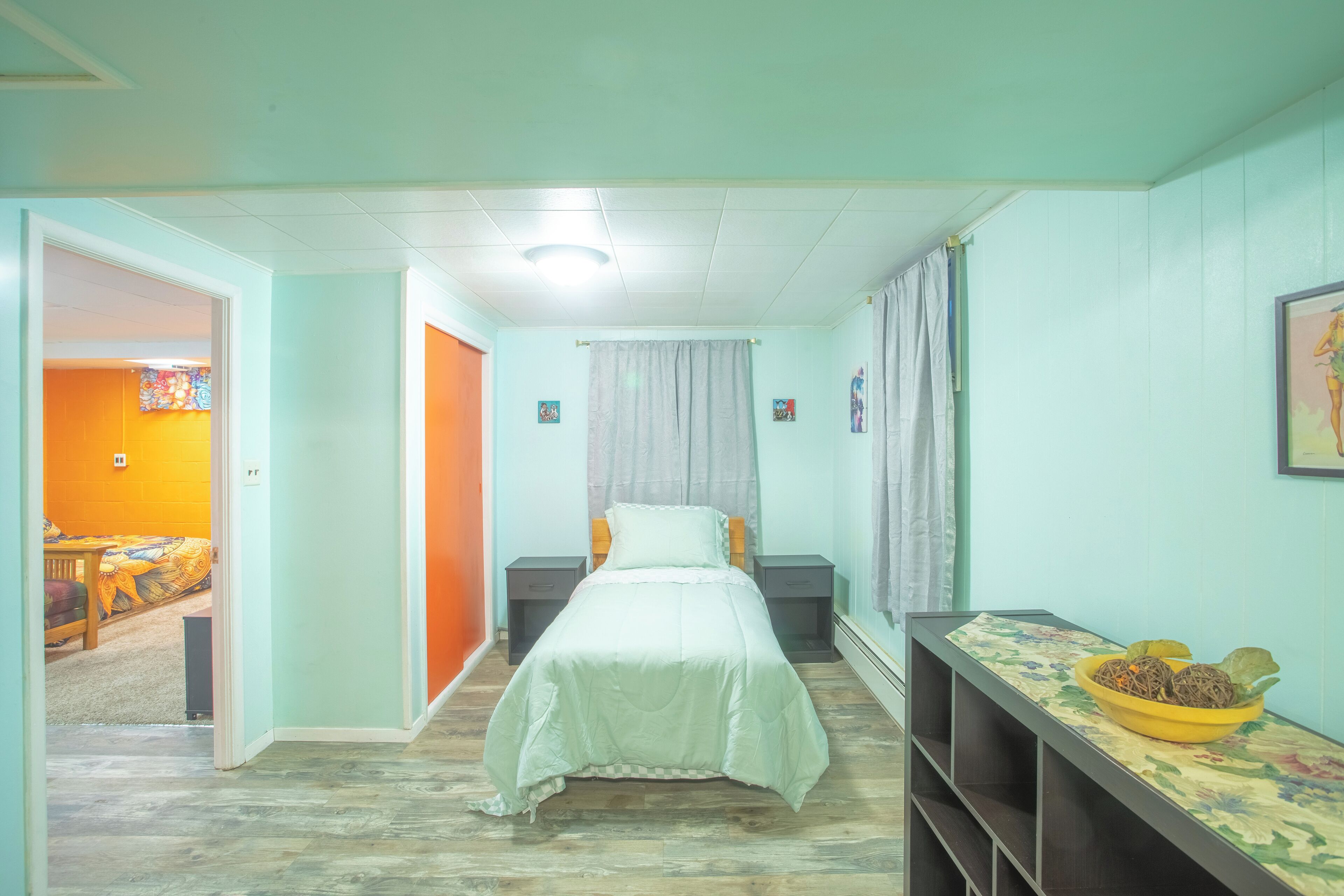 2 bedrooms, bed sheets