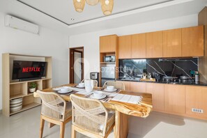 Vila, 3 kamar tidur, pemandangan kebun | Ruang makan