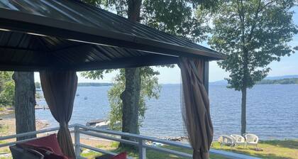 Charming cottage Called the Dolphin in Northville perfect for a relaxing getaway