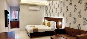 Executive-Zimmer | Select-Comfort-Betten, Schreibtisch, laptopgeeigneter Arbeitsplatz