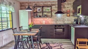 Frigorífic, microones i rentaplats