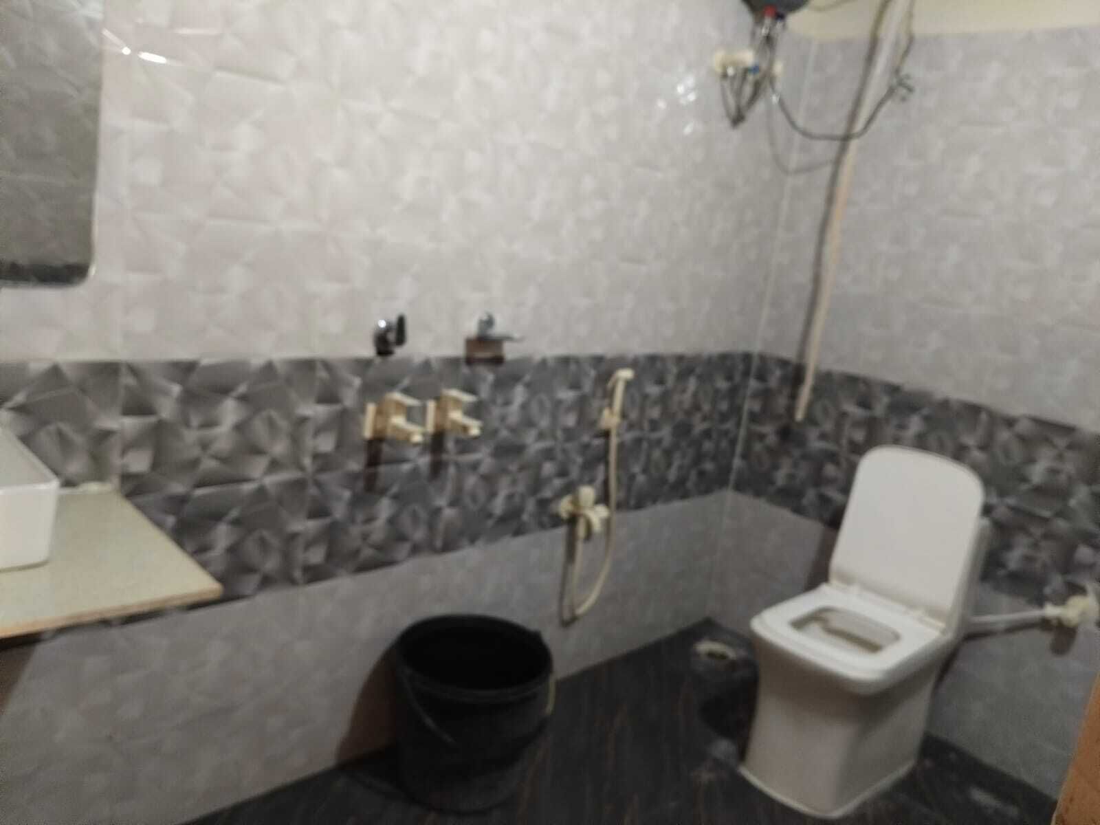Amenidades de baño gratuitas, toallas, jabón, shampoo 