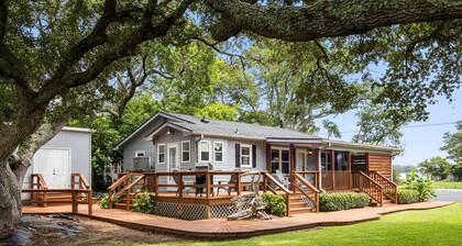 Little Oaks - Private Dock, Hot Tub & Sunset Views