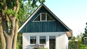 Exterior - Pure relaxation in a vacation home on the Darß with a south-facing terrace and unobstructed views (Wieck a. Darß)