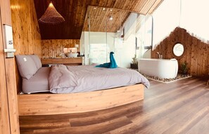 Tweepersoonskamer, bad | Verduisterende gordijnen, gratis wifi, beddengoed