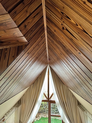 Deluxe Bungalow, Garden View | Blackout drapes, free WiFi, bed sheets