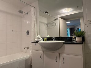 Hair dryer - Stylish City Stay in Parramatta + Pool & Parking (Parramatta)