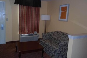 Living area - Surestay by Best Western Gulfport (Gulfport)