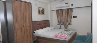 Manyavar Guest House