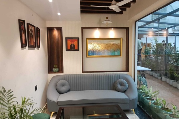 Superior Room, 1 King Bed, City View | Down comforters, pillowtop beds, desk, laptop workspace